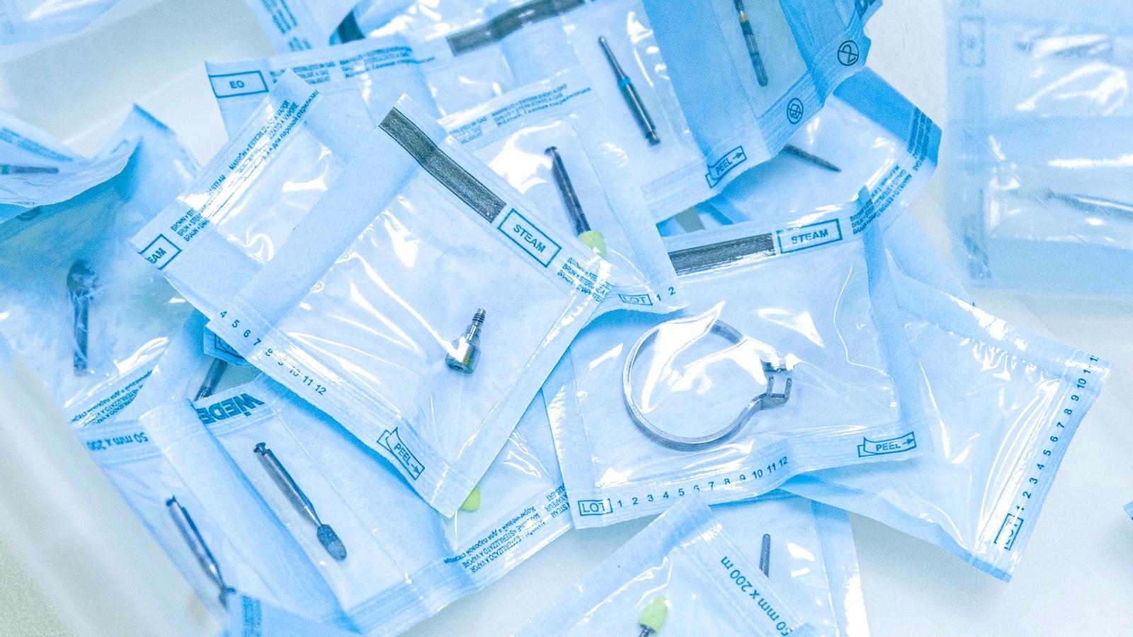 Sterilizzazione degli strumenti odontoiatrici al Dental Center Caserta